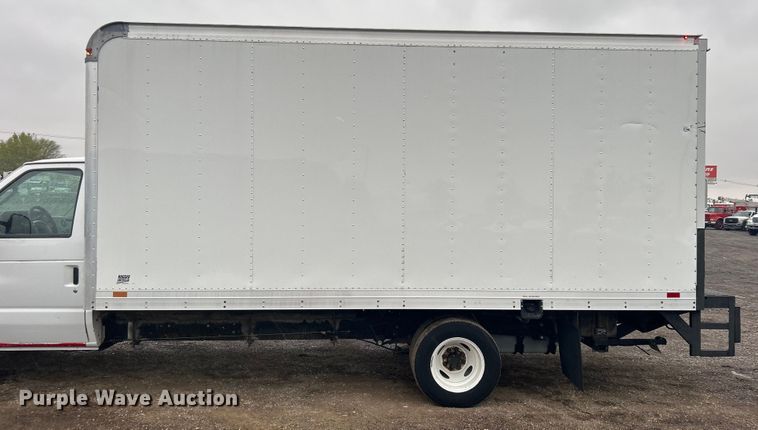 image for item EG1304 2010 Ford E450 box truck