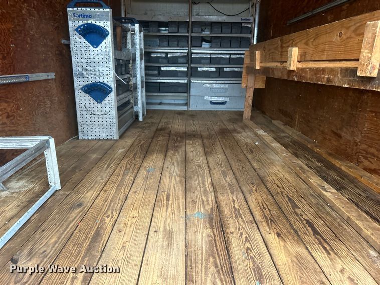 image for item EG1304 2010 Ford E450 box truck