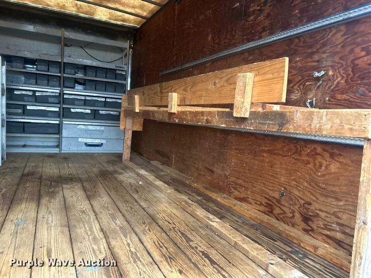 image for item EG1304 2010 Ford E450 box truck