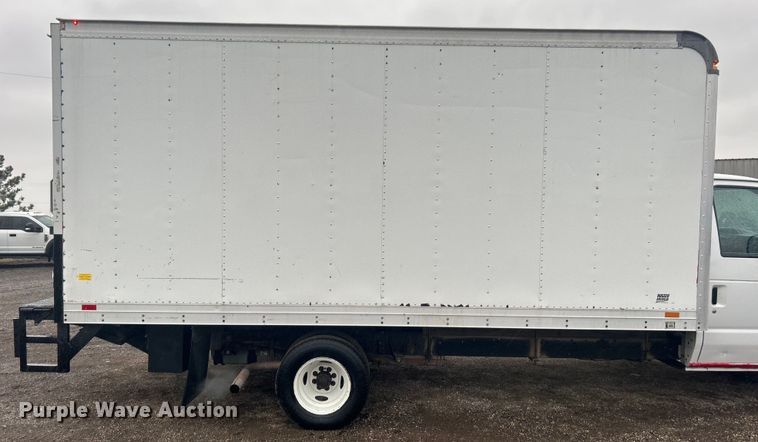 image for item EG1304 2010 Ford E450 box truck