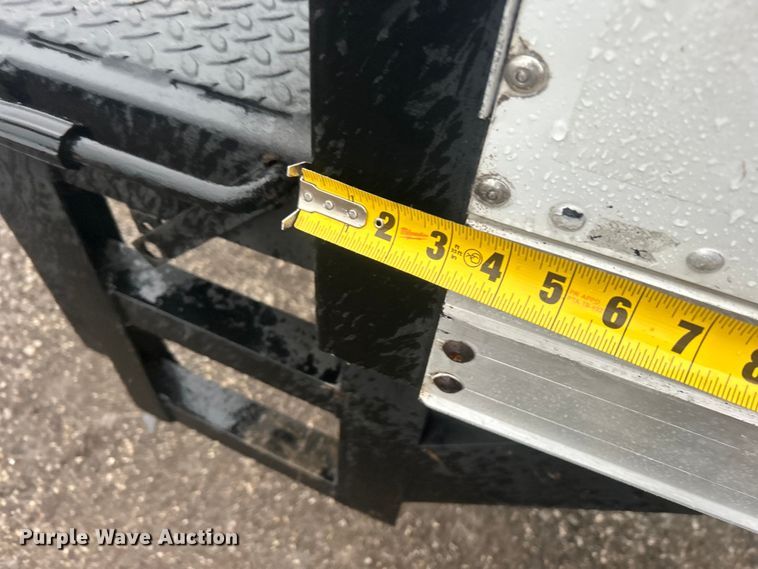 image for item EG1304 2010 Ford E450 box truck