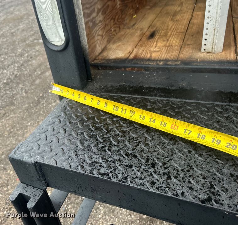 image for item EG1304 2010 Ford E450 box truck