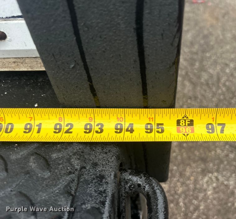 image for item EG1304 2010 Ford E450 box truck