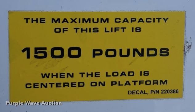 image for item EG1304 2010 Ford E450 box truck