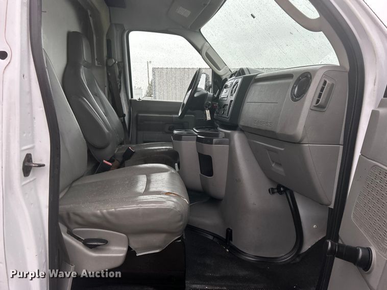 image for item EG1304 2010 Ford E450 box truck