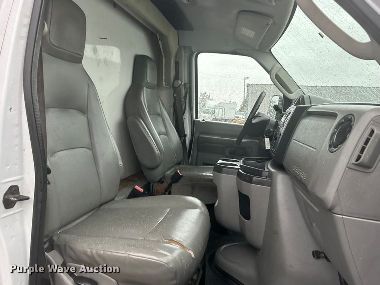 image for item EG1304 2010 Ford E450 box truck