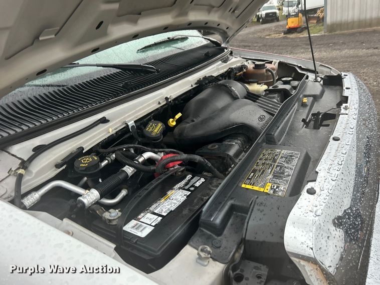 image for item EG1304 2010 Ford E450 box truck