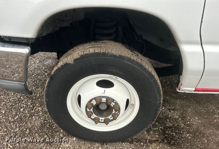 image for item EG1304 2010 Ford E450 box truck