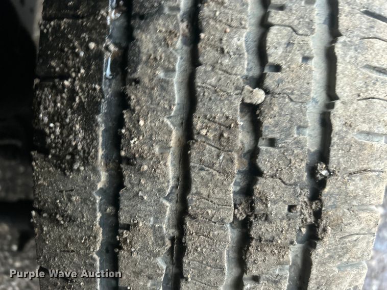 image for item EG1304 2010 Ford E450 box truck