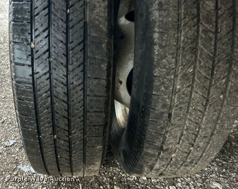 image for item EG1304 2010 Ford E450 box truck