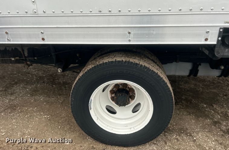 image for item EG1304 2010 Ford E450 box truck