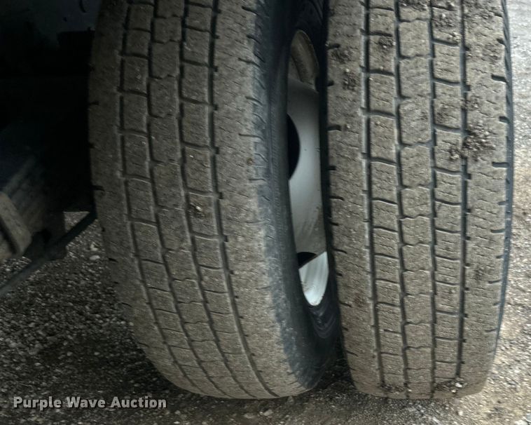 image for item EG1304 2010 Ford E450 box truck