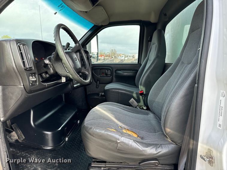 image for item EG1308 2007 Chevrolet  C4500 box truck