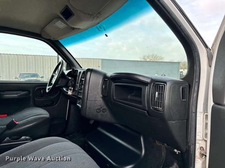 image for item EG1308 2007 Chevrolet  C4500 box truck