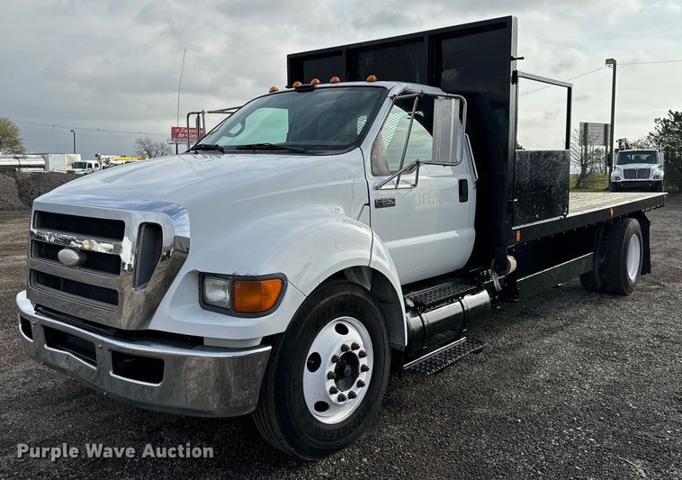 image for item EG1309 2008 Ford F650 Super Duty flatbed truck