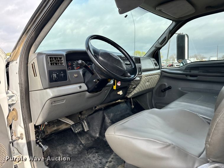 image for item EG1309 2008 Ford F650 Super Duty flatbed truck