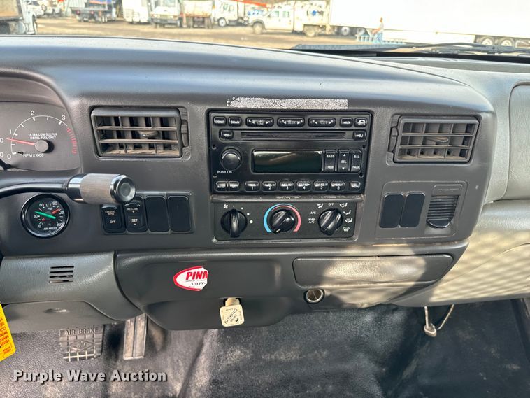 image for item EG1309 2008 Ford F650 Super Duty flatbed truck