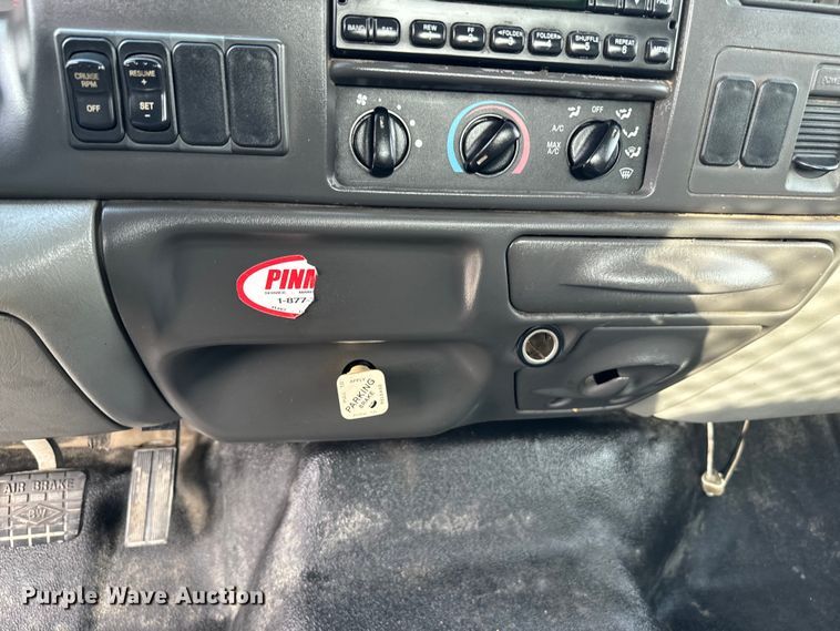 image for item EG1309 2008 Ford F650 Super Duty flatbed truck