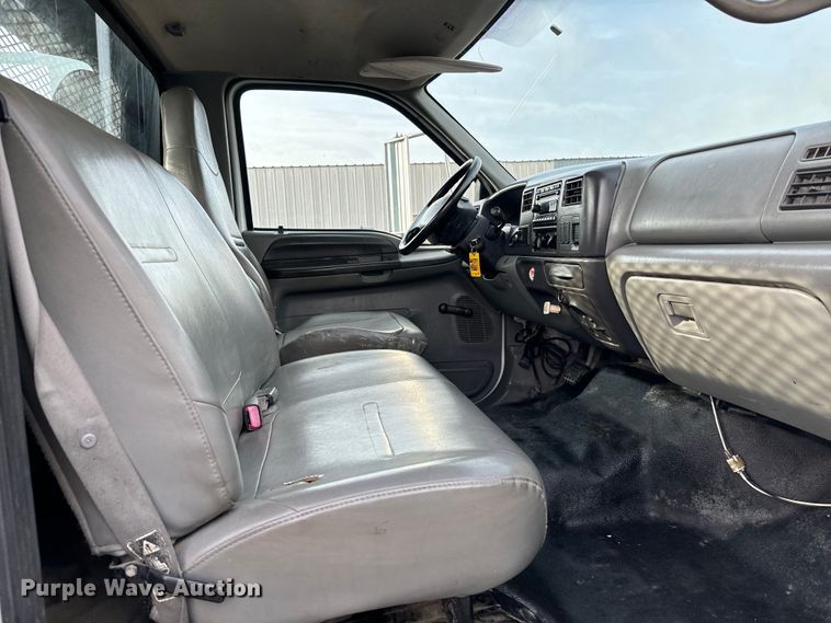 image for item EG1309 2008 Ford F650 Super Duty flatbed truck