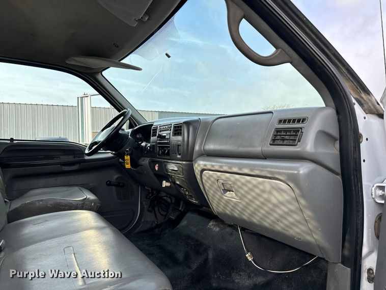 image for item EG1309 2008 Ford F650 Super Duty flatbed truck