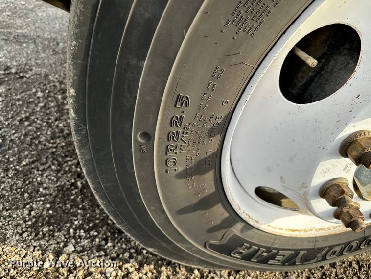 image for item EG1309 2008 Ford F650 Super Duty flatbed truck