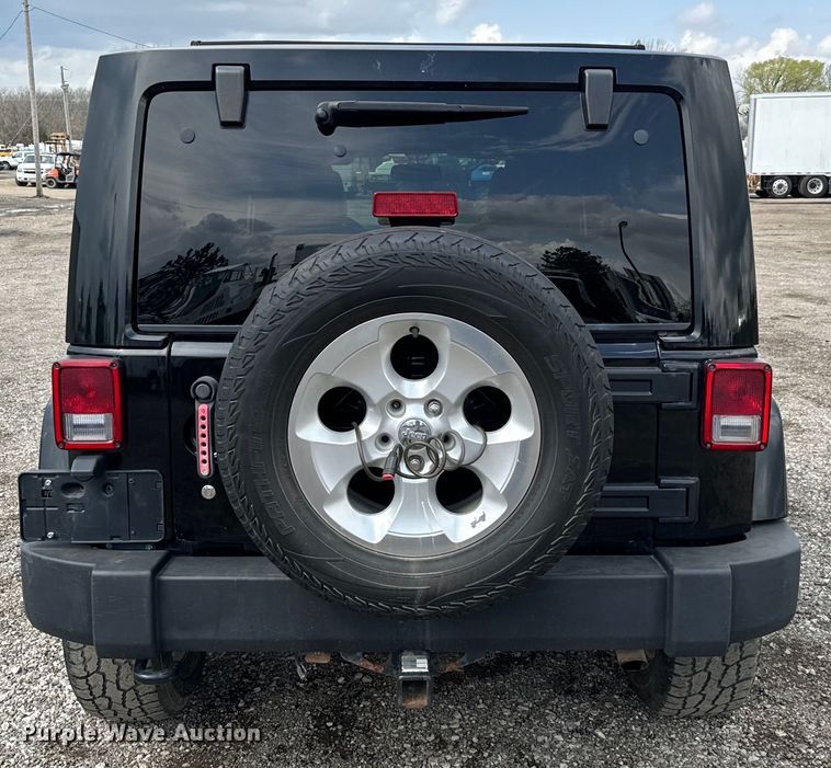 image for item EG1315 2014 Jeep Wrangler Unlimited  SUV