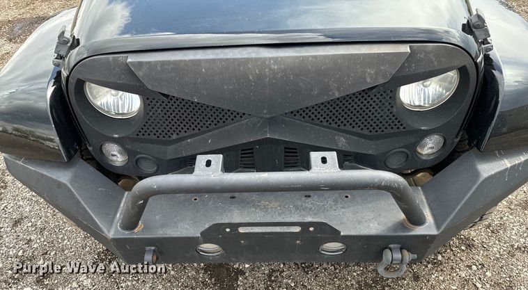 image for item EG1315 2014 Jeep Wrangler Unlimited  SUV