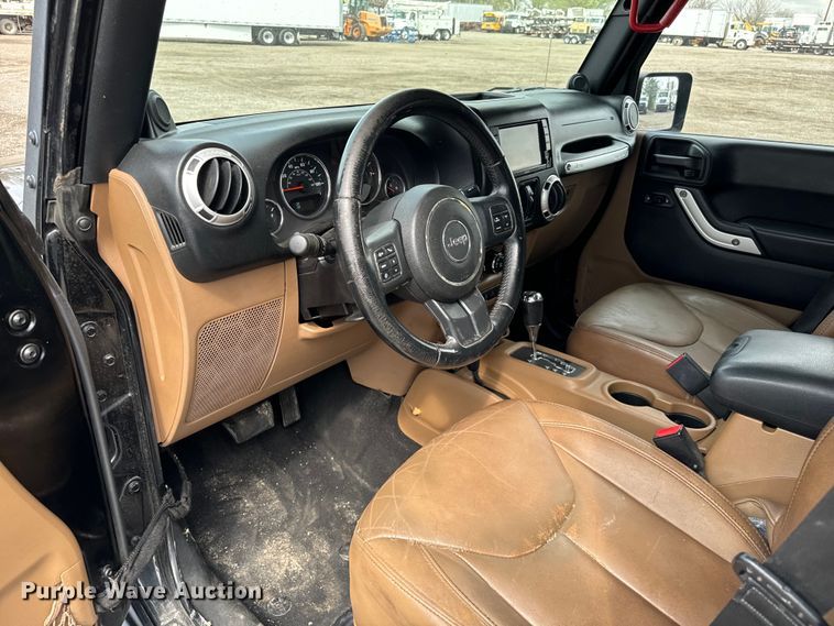 image for item EG1315 2014 Jeep Wrangler Unlimited  SUV