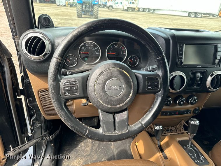 image for item EG1315 2014 Jeep Wrangler Unlimited  SUV