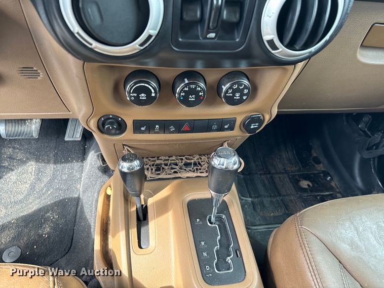 image for item EG1315 2014 Jeep Wrangler Unlimited  SUV