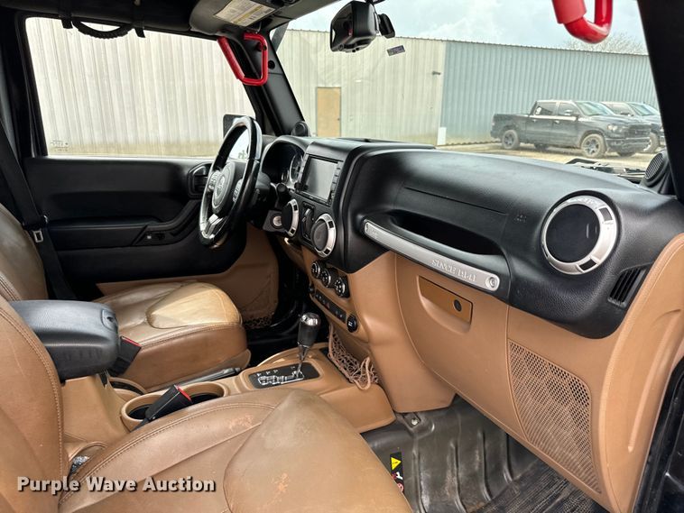 image for item EG1315 2014 Jeep Wrangler Unlimited  SUV