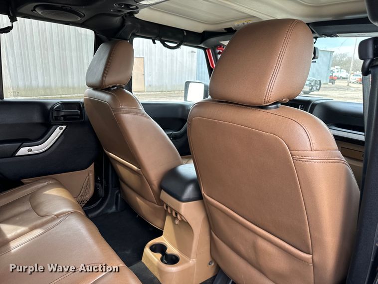 image for item EG1315 2014 Jeep Wrangler Unlimited  SUV