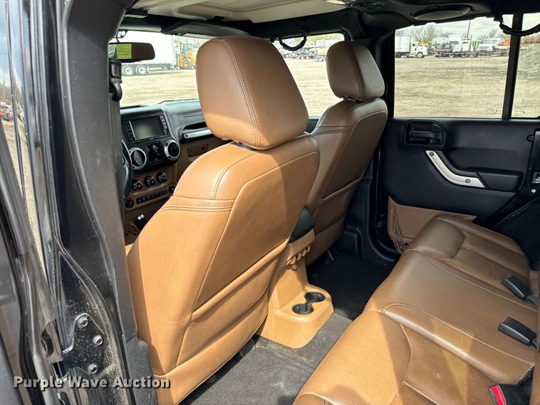 image for item EG1315 2014 Jeep Wrangler Unlimited  SUV