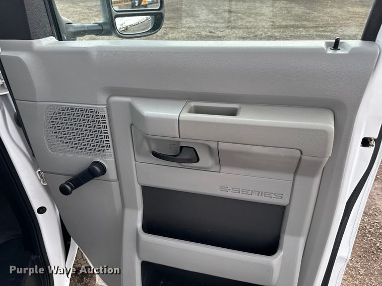 image for item EG1320 2014 Ford E350 Super Duty van