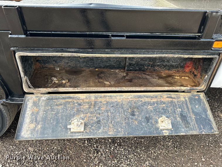 image for item EG1328 2011 Ford F550 Crew Cab flatbed truck