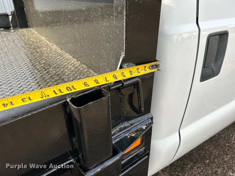 image for item EG1328 2011 Ford F550 Crew Cab flatbed truck