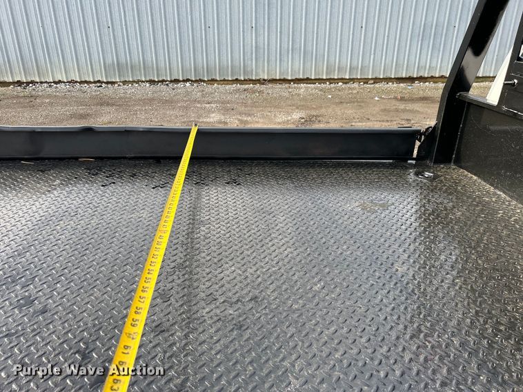 image for item EG1328 2011 Ford F550 Crew Cab flatbed truck