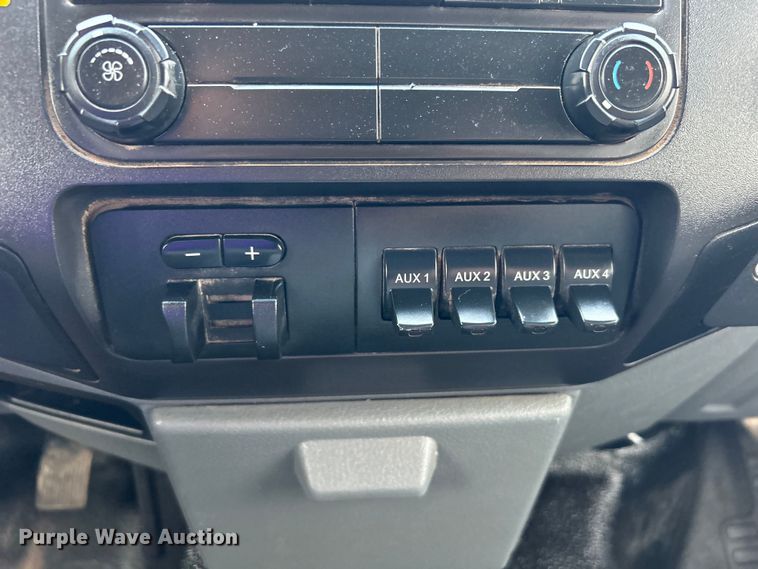 image for item EG1328 2011 Ford F550 Crew Cab flatbed truck