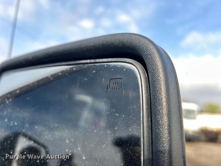 image for item EG1328 2011 Ford F550 Crew Cab flatbed truck