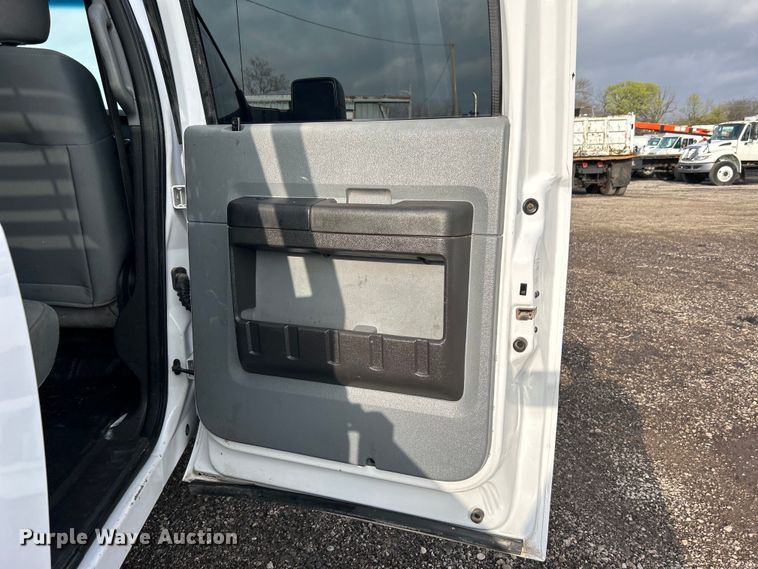 image for item EG1328 2011 Ford F550 Crew Cab flatbed truck