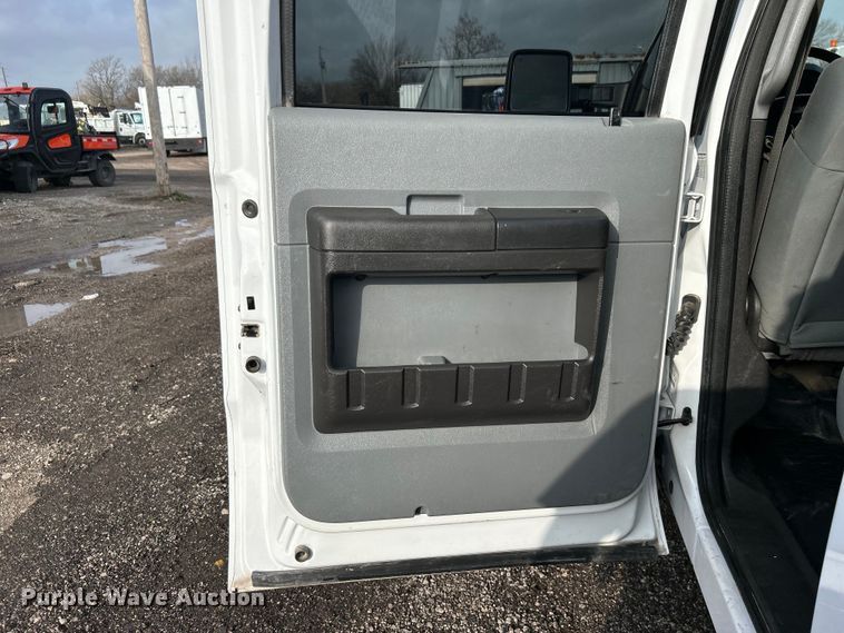 image for item EG1328 2011 Ford F550 Crew Cab flatbed truck