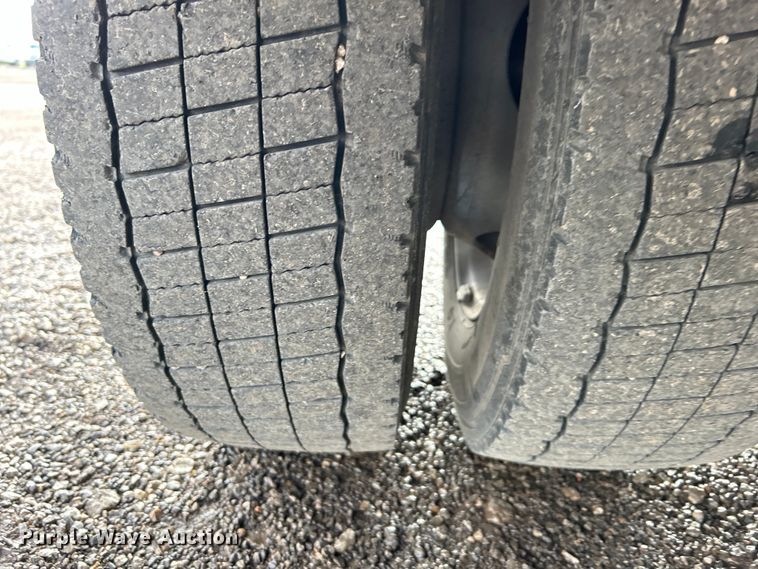 image for item EG1328 2011 Ford F550 Crew Cab flatbed truck