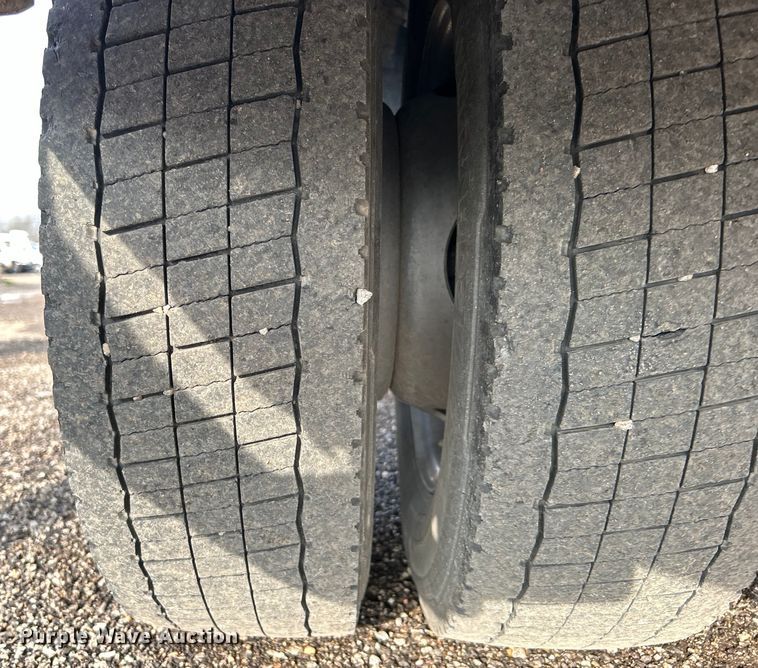 image for item EG1328 2011 Ford F550 Crew Cab flatbed truck