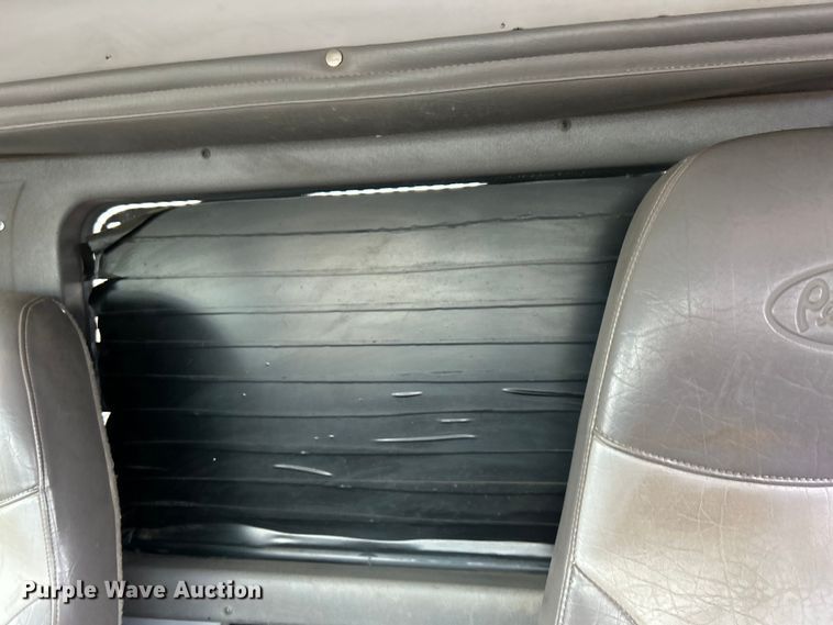 image for item EG1333 2009 Peterbilt  365 flatbed truck