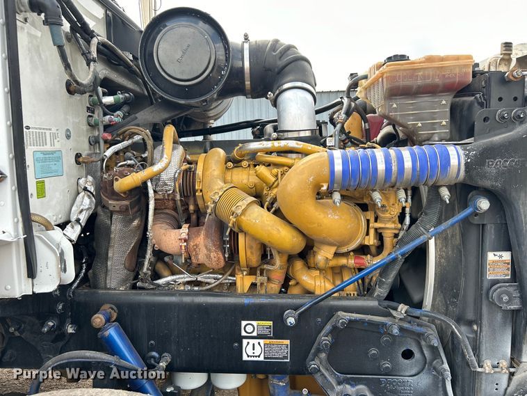 image for item EG1333 2009 Peterbilt  365 flatbed truck