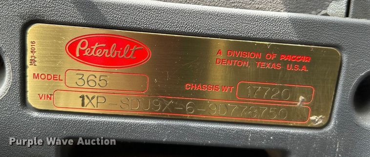 image for item EG1333 2009 Peterbilt  365 flatbed truck