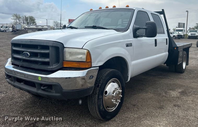 image for item EG1335 2000 Ford F550 Super Duty Crew Cab flatbed truck