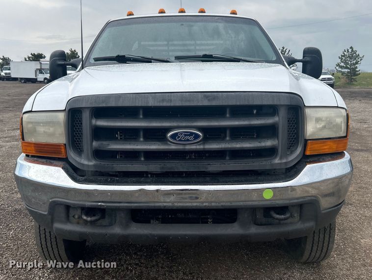 image for item EG1335 2000 Ford F550 Super Duty Crew Cab flatbed truck