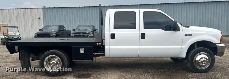 image for item EG1335 2000 Ford F550 Super Duty Crew Cab flatbed truck