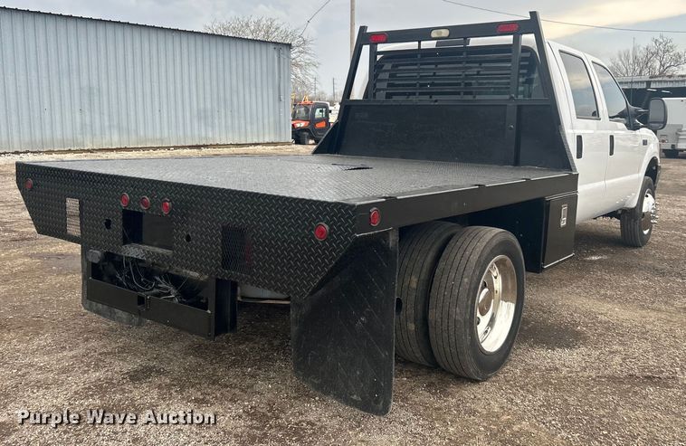 image for item EG1335 2000 Ford F550 Super Duty Crew Cab flatbed truck